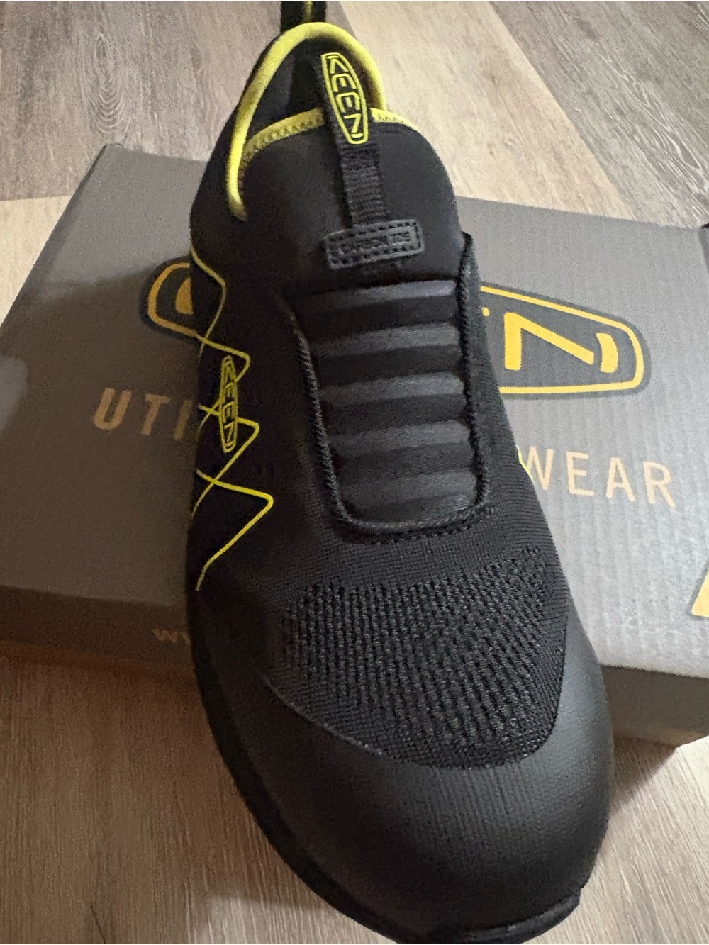 KEEN Men's Black steel toe wide - Picture 2 of 8